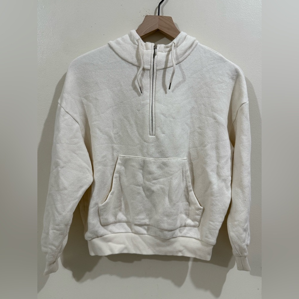Amour Vert Cream Women's Sweater